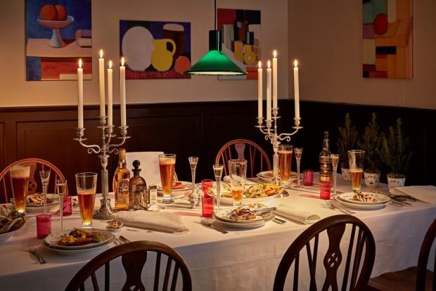 丹麥經典盛宴「名人聖誕餐桌」 餐瓷藝術話家常