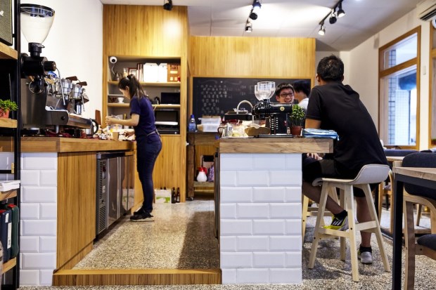 【艾奇諾珈琲工坊 Caffe Artigiano】 讓咖啡教室走進人群