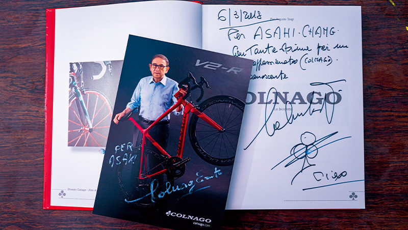 義大利單車精品Colnago老闆埃內斯托．可納哥親筆寫下看完張宏旭藏品後的心聲