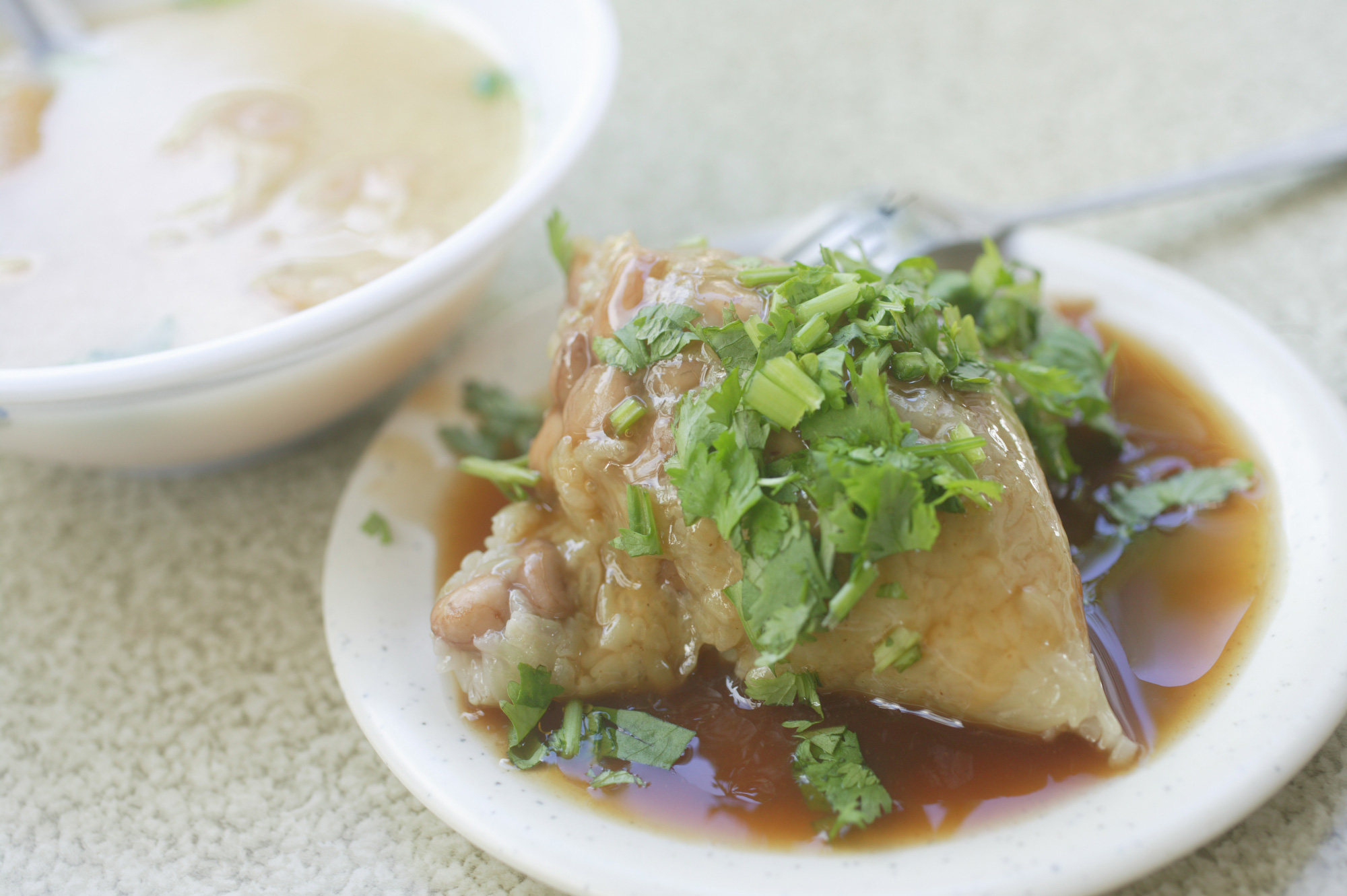 台南人吃菜粽，必搭上味噌湯。（攝影／蔡宗昇）
