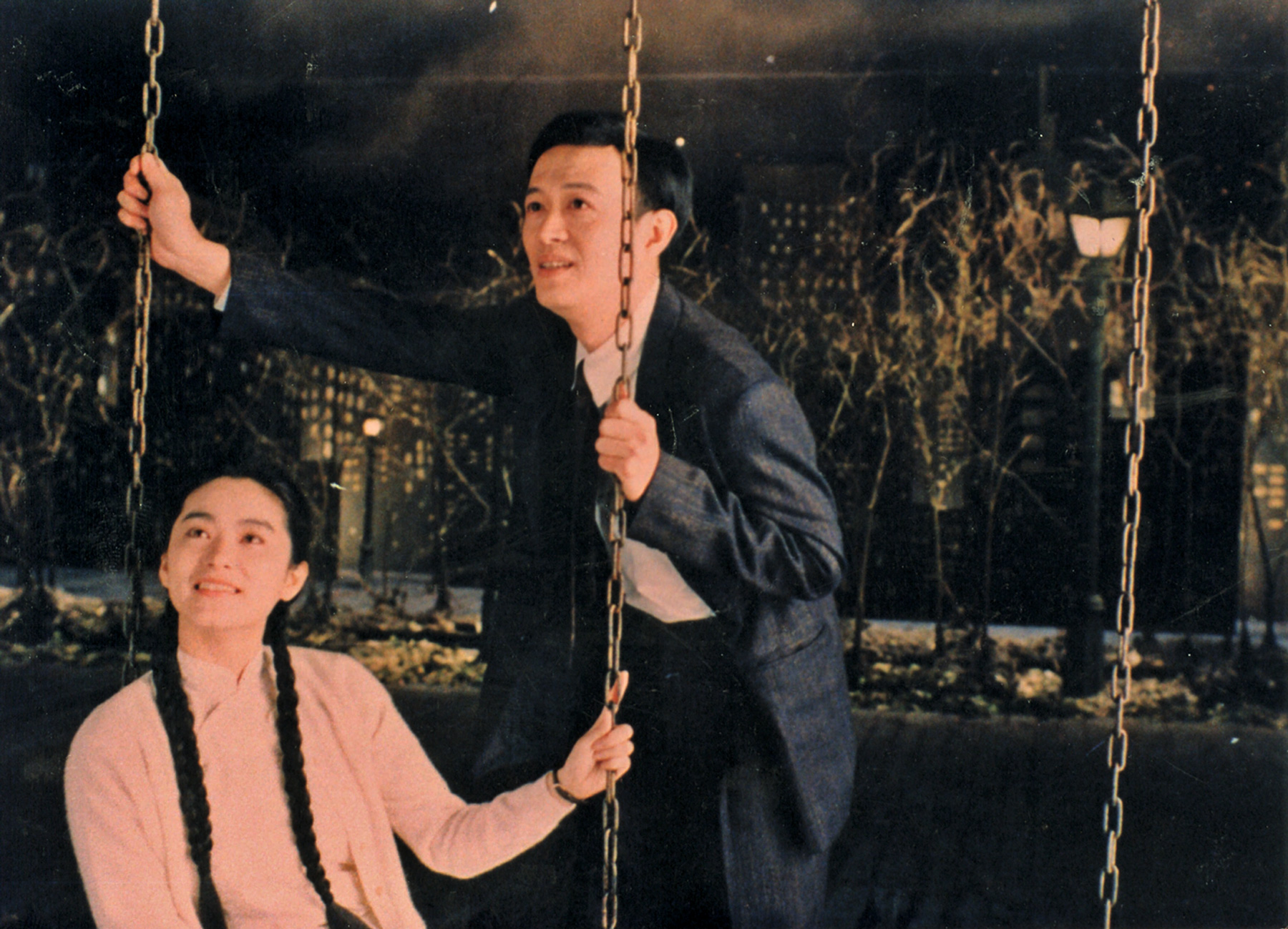 1991年林青霞演出賴聲川《暗戀桃花源》的雲之凡一角。（圖片來源：時報出版提供）
