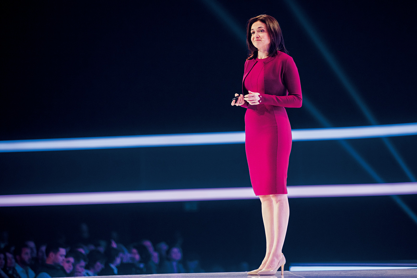 前臉書營運長雪柔．桑德柏格2017年於德國科隆dmexco數位行銷大展發表演說。（圖片來源／達志影像）