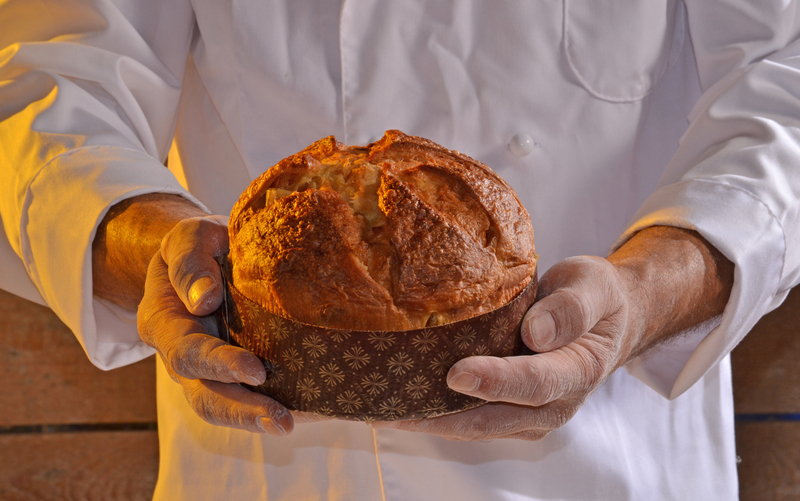 潘娜朵尼麵包製作，可以測出麵包師傅的功力。（圖片來源／dreamstime）