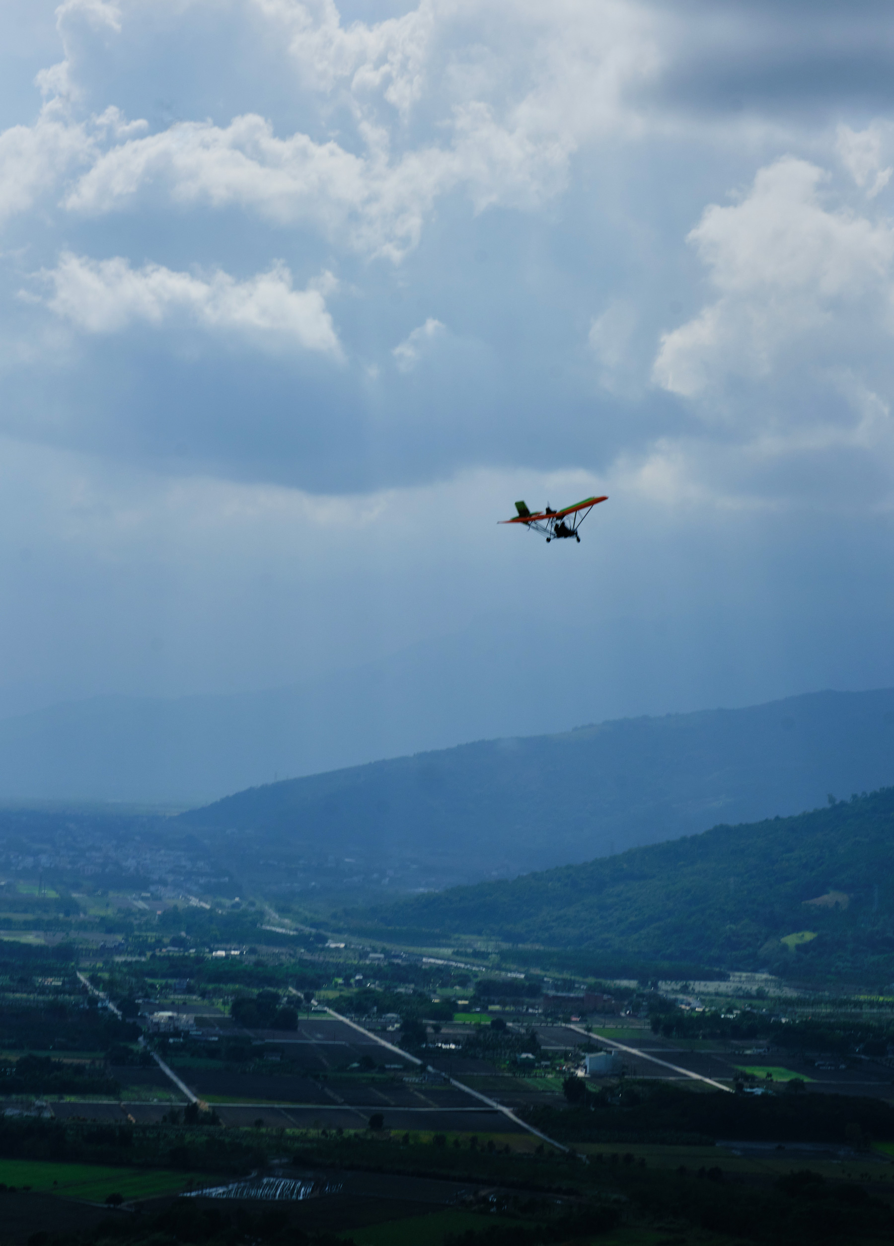 民宿附近的花東飛行場可體驗搭乘輕航機。（攝影／石吉弘）