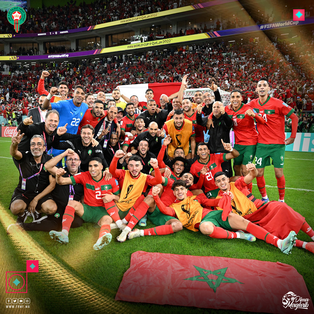 摩洛哥進入2022年世界盃四強後，全隊開心合照。（圖片來源／摩洛哥國家足球隊官方臉書）