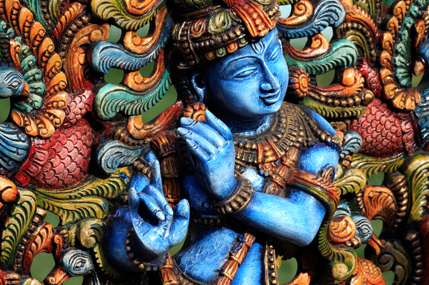奎師那神又名黑天，是婆羅門教／印度教最重要的神祇之一。Krishna字面意思為黑色、黑暗或深藍色，因此在雕刻或圖畫作品中常見到藍色形象。（圖片來源／dreamstime）