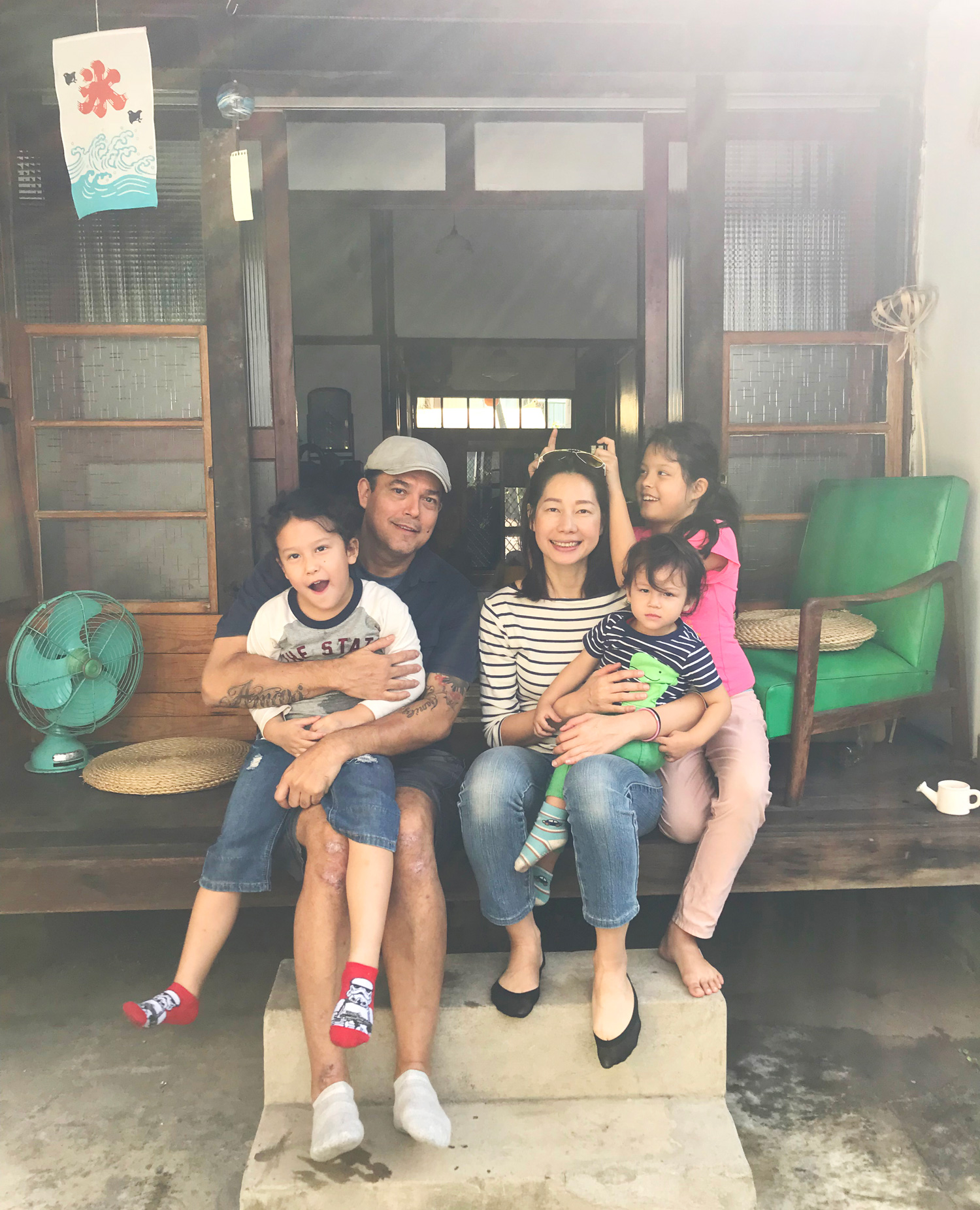 丁寧婚後以家庭為生活重心，與美籍老公馬修情牽11年，育有3子。（圖片來源／丁寧）