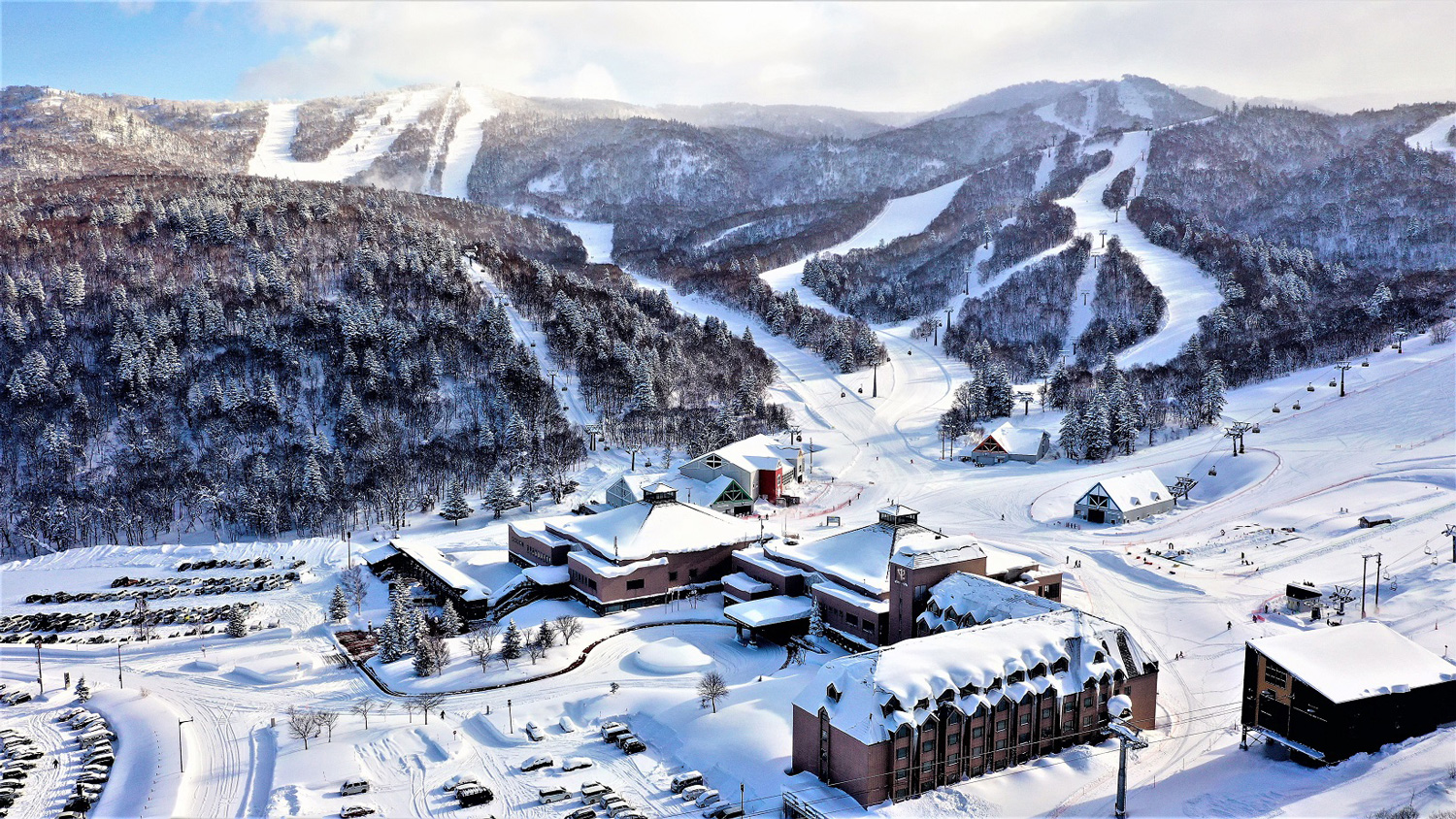 Club Med北海道Kiroro Peak行館雪季一路延續至5月初。(圖片來源/Club Med)
