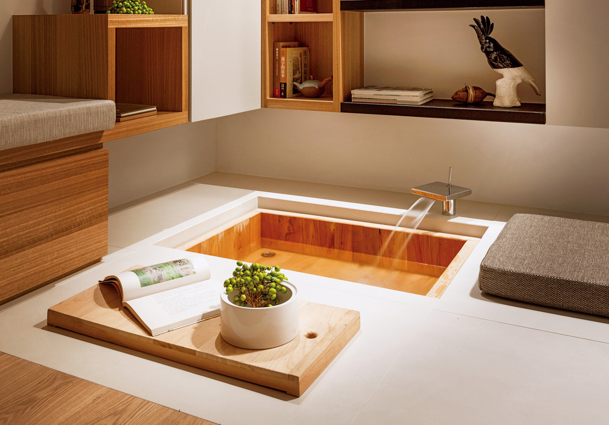 室內泡腳區不佔空間，邊閱讀，邊進行足浴。（圖片來源／馥閣設計集團）