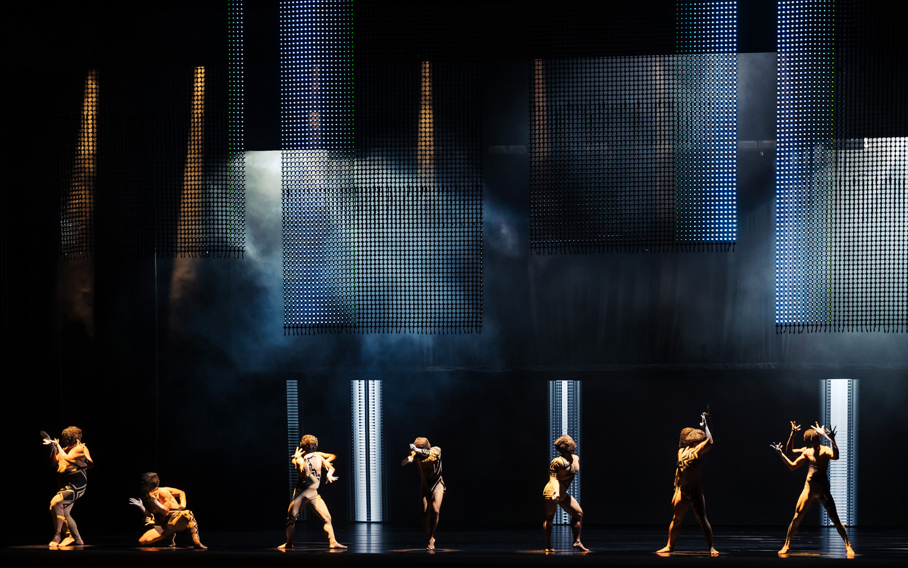 布拉瑞揚舞團《我．我們》第一部曲台北場劇照。（攝影／Kim Lee）