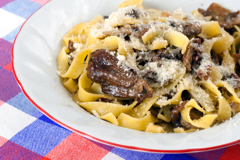 義大利人家中的餐桌，常使用這簡單的蕈菇類做出美味家常菜餚。（圖片來源／dreamstime）