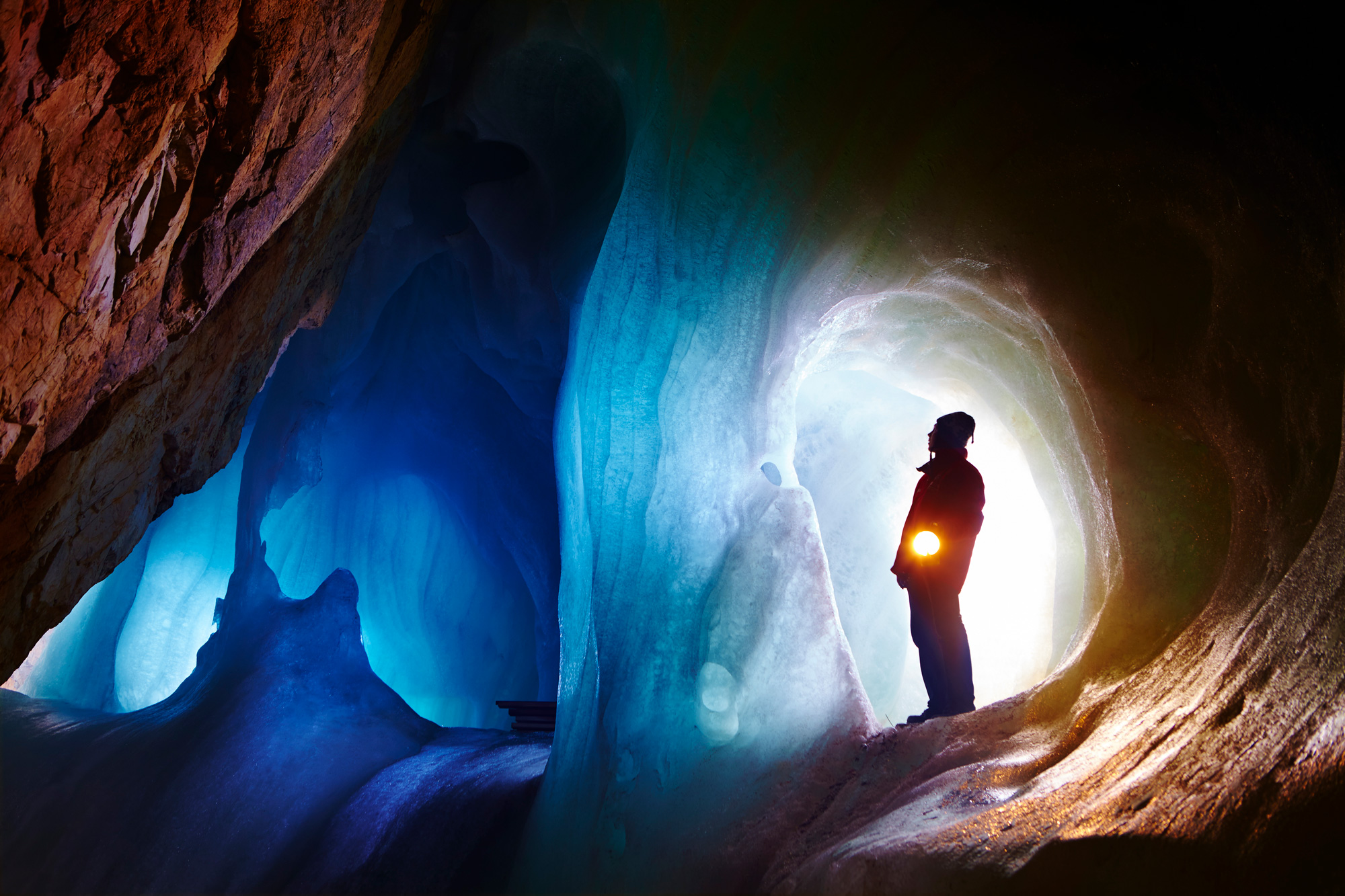 巨人冰洞（意為「冰巨人的世界」）延伸40公里長。（圖片來源／《孤獨星球》國際中文版）