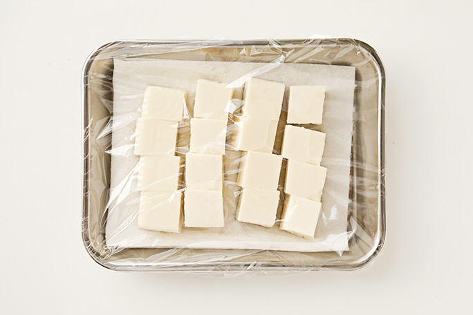 豆腐預先切塊。（圖片來源／積木文化）