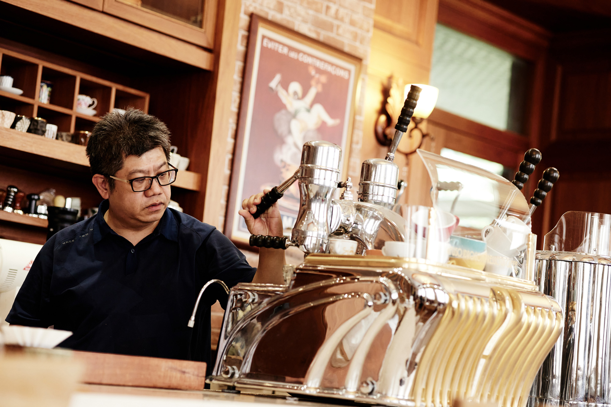 林祚儀蒐藏咖啡機已有15年之久，但這些蒐藏最重要的不是金錢的價值，而是讓他打開與世界分享喜悅的鑰匙。（攝影：石吉弘）