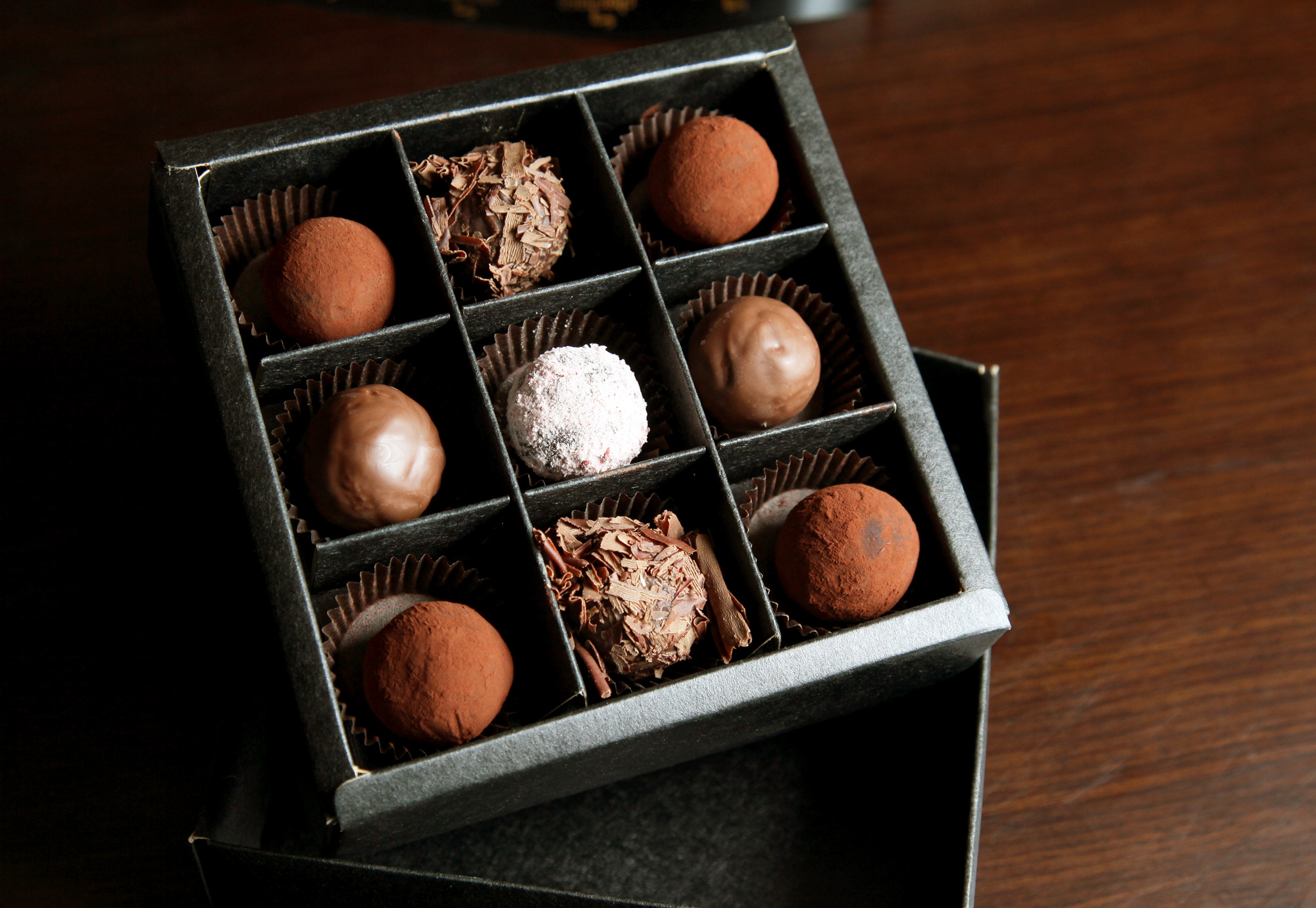 巧克力專賣店 chochoco 所推出的各式濃醇生巧克力。（攝影：張智傑）
