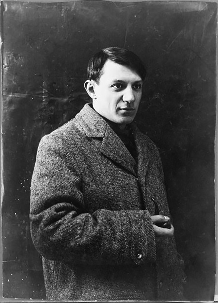 1908年的畢卡索照片，他曾找到阿波里奈爾商量，打算將雕像丟到塞納河，但最終把雕像送到〈旅途日記〉報社。（圖片來源：創意市集）