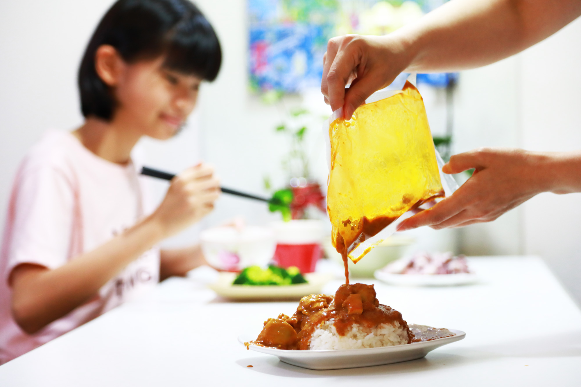 有了調理包,美味不必等。簡單加熱即可享用機上頭等艙料理。(攝影:游家桓)
