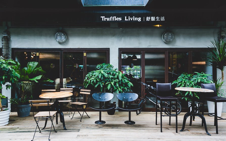 「舒服生活 Truffles Living」是導演錢人豪與愛妻達達一手打造的複合式傢俱餐廳。（攝影：宿昱星）