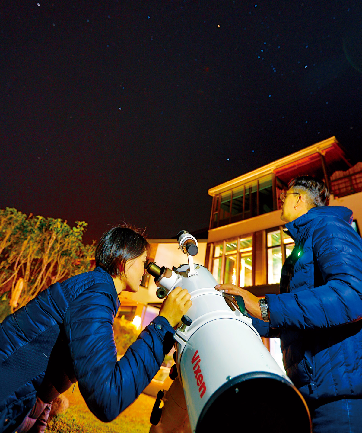 夜晚我們在民宿觀星，獵戶座的腰帶在夜空中閃亮清晰。（攝影：郭涵羚）