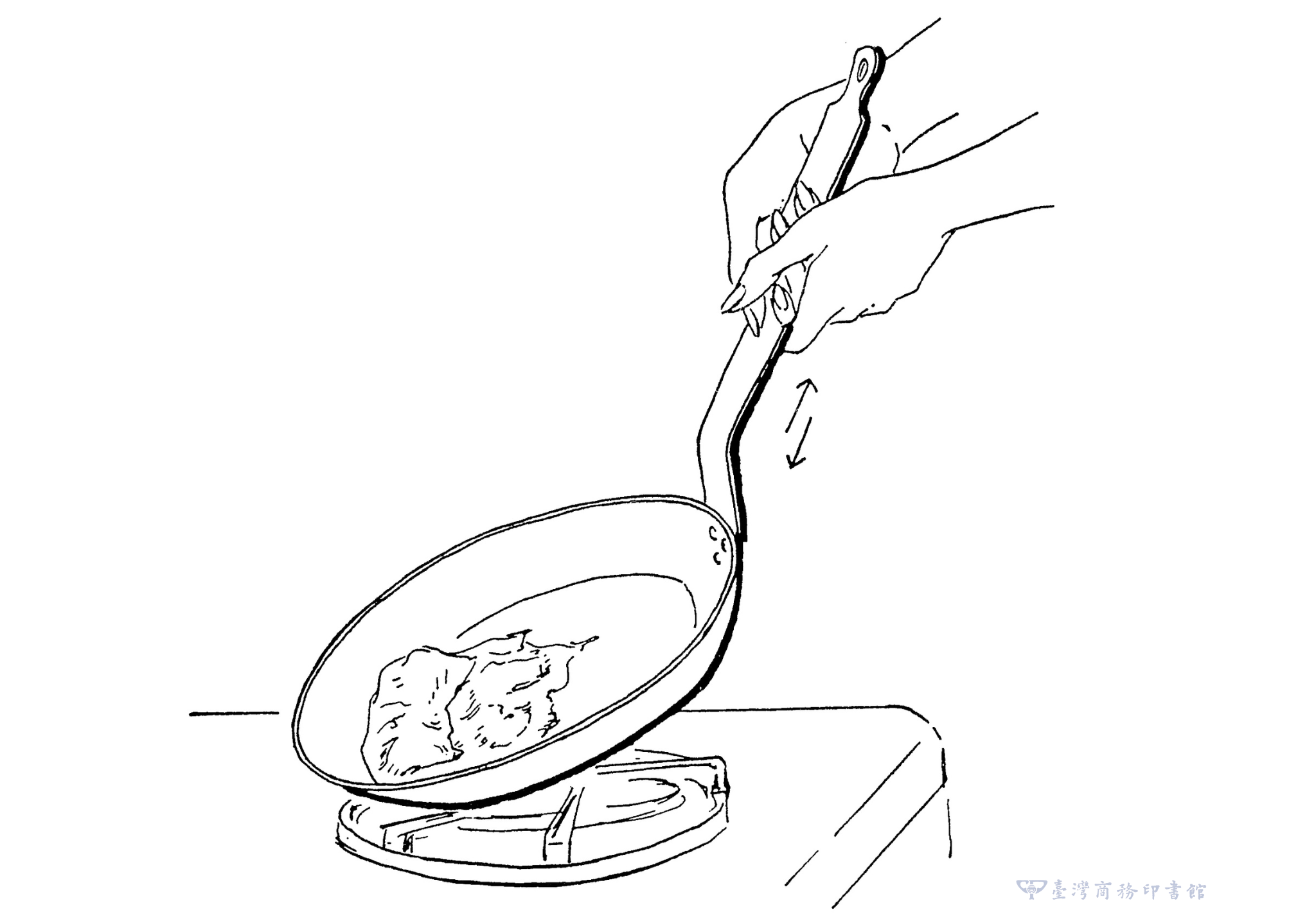 圖09：稍微把鍋身傾斜角度加大，如此，每一次抽拉的動作，都會讓蛋自己往鍋子遠端捲起來。（圖片來源：臺灣商務提供）