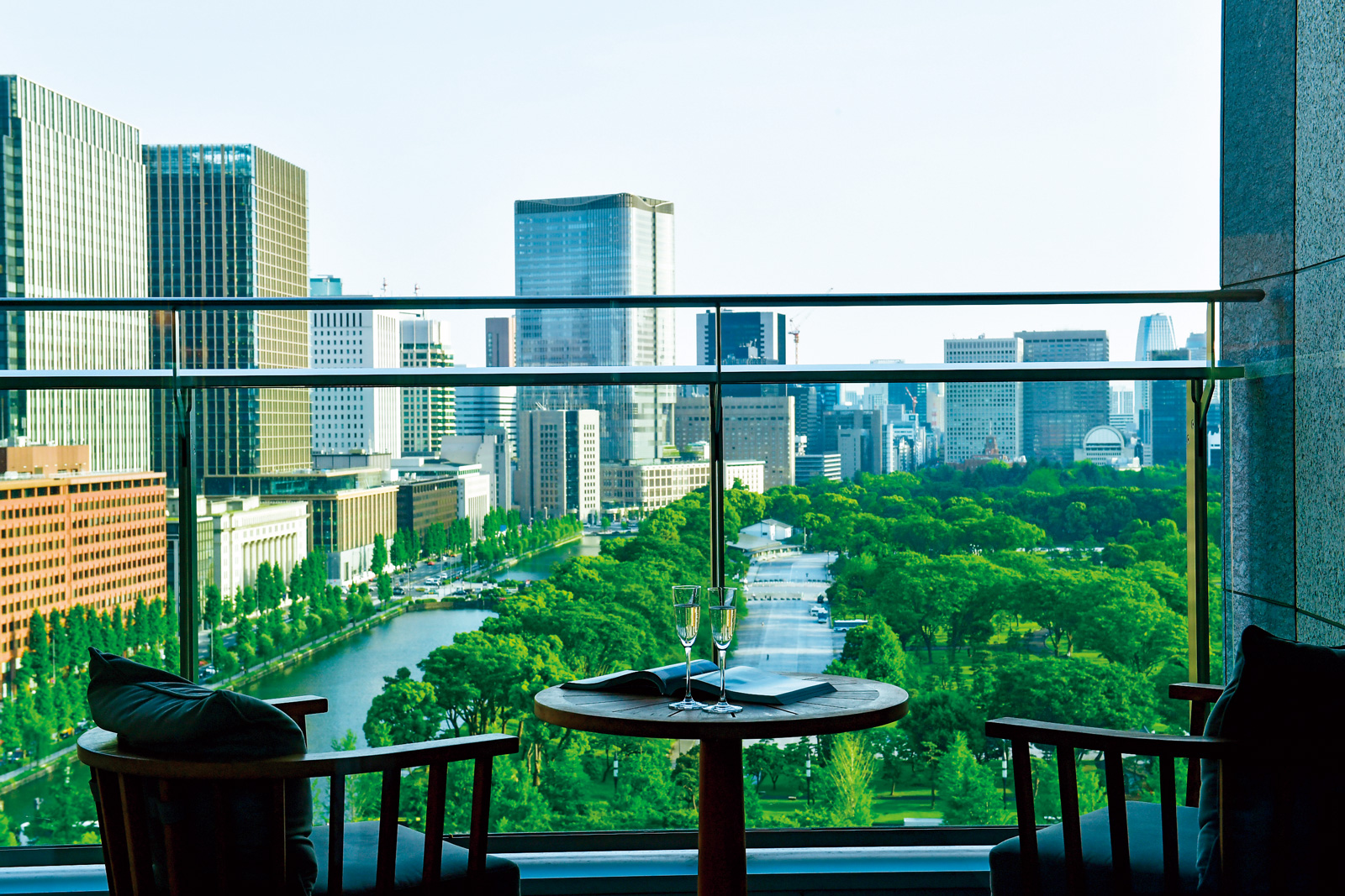 東京皇宮酒店位於最昂貴地段，住客可眺望皇居外苑美景和城市天際線。（圖片來源：Palace Hotel Tokyo提供）