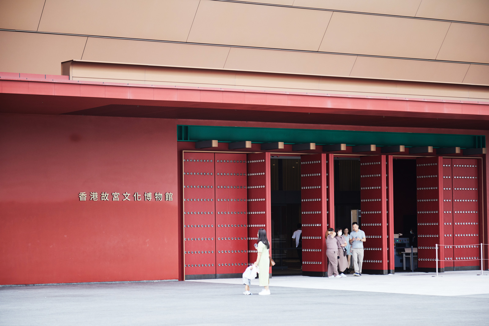 去年成立的香港故宮文化博物館用獨特視角，透過300多件18世紀文物解密皇室。（攝影：石吉弘）