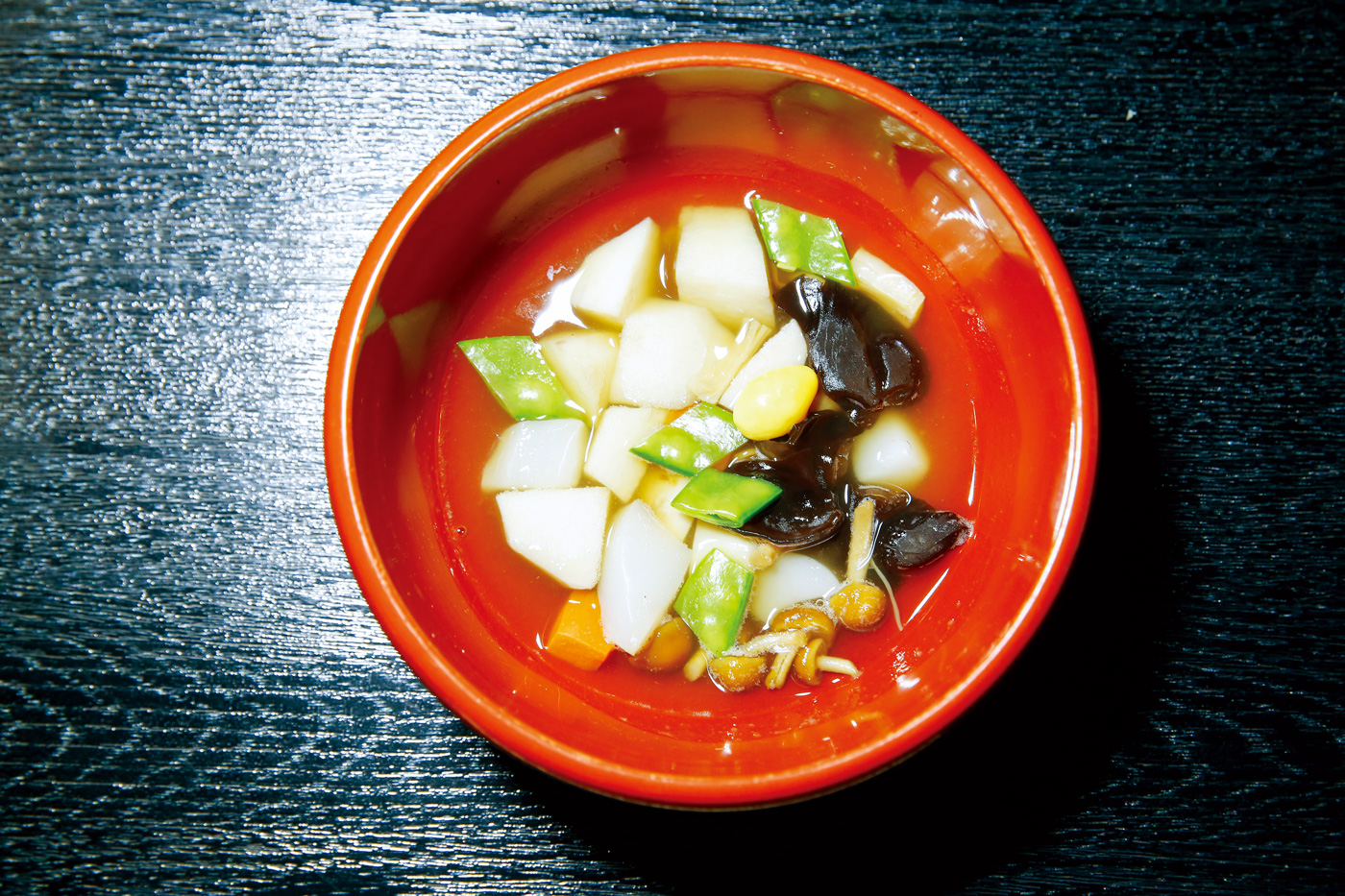 簡單樸實的「能平湯」，是最具特色的新潟鄉土菜。（攝影：蘇曉音）