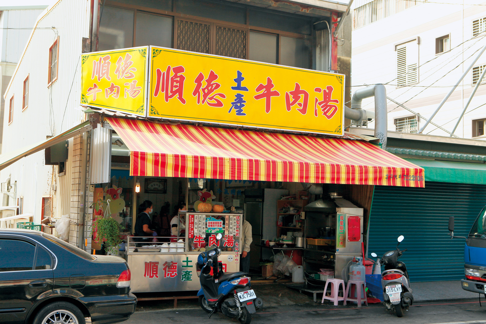 台南善化人氣店家「順德牛肉店」，牛肉每天從善化屠宰後新鮮直送，務求讓客人吃到現宰新鮮。（攝影：楊為仁）