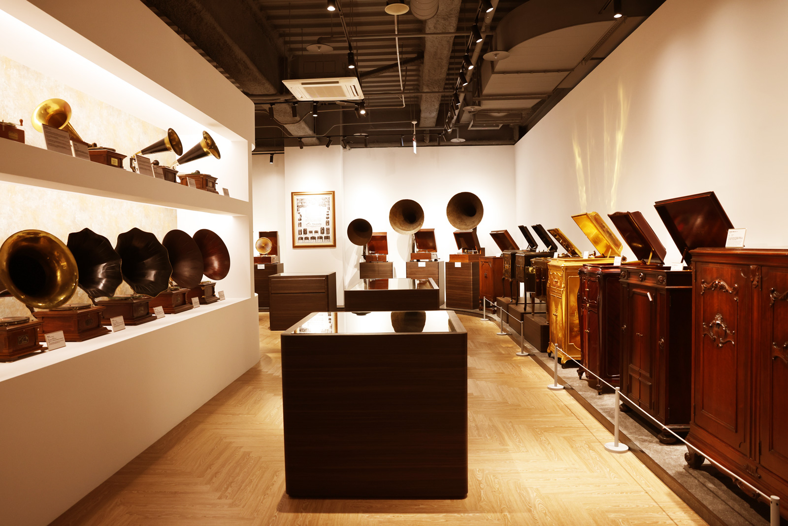 威剛科技董座陳立白打造的威剛黑膠音樂博物館，不論藏品數量及稀有性都是亞洲之冠。（攝影：駱裕隆）