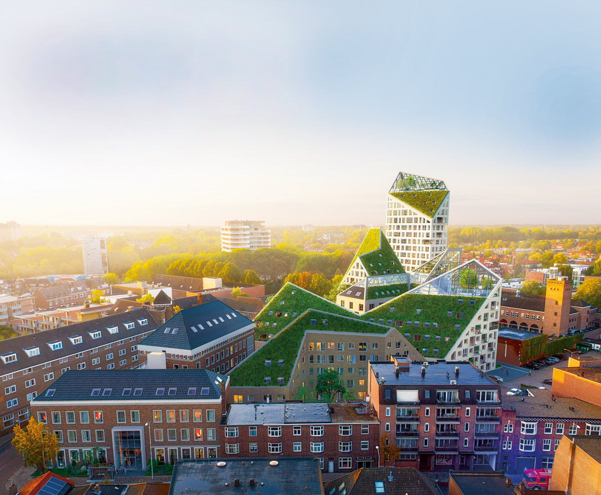 荷蘭代表性建築師事務所MVRDV近期在新卑爾根（Nieuw Bergen）投入改造舊市鎮的計畫，建築群皆以45度綠色斜角屋頂為特色，可以裝設太陽能板，也能讓社區透入最多的自然光。（圖片來源：MVRDV提供）
