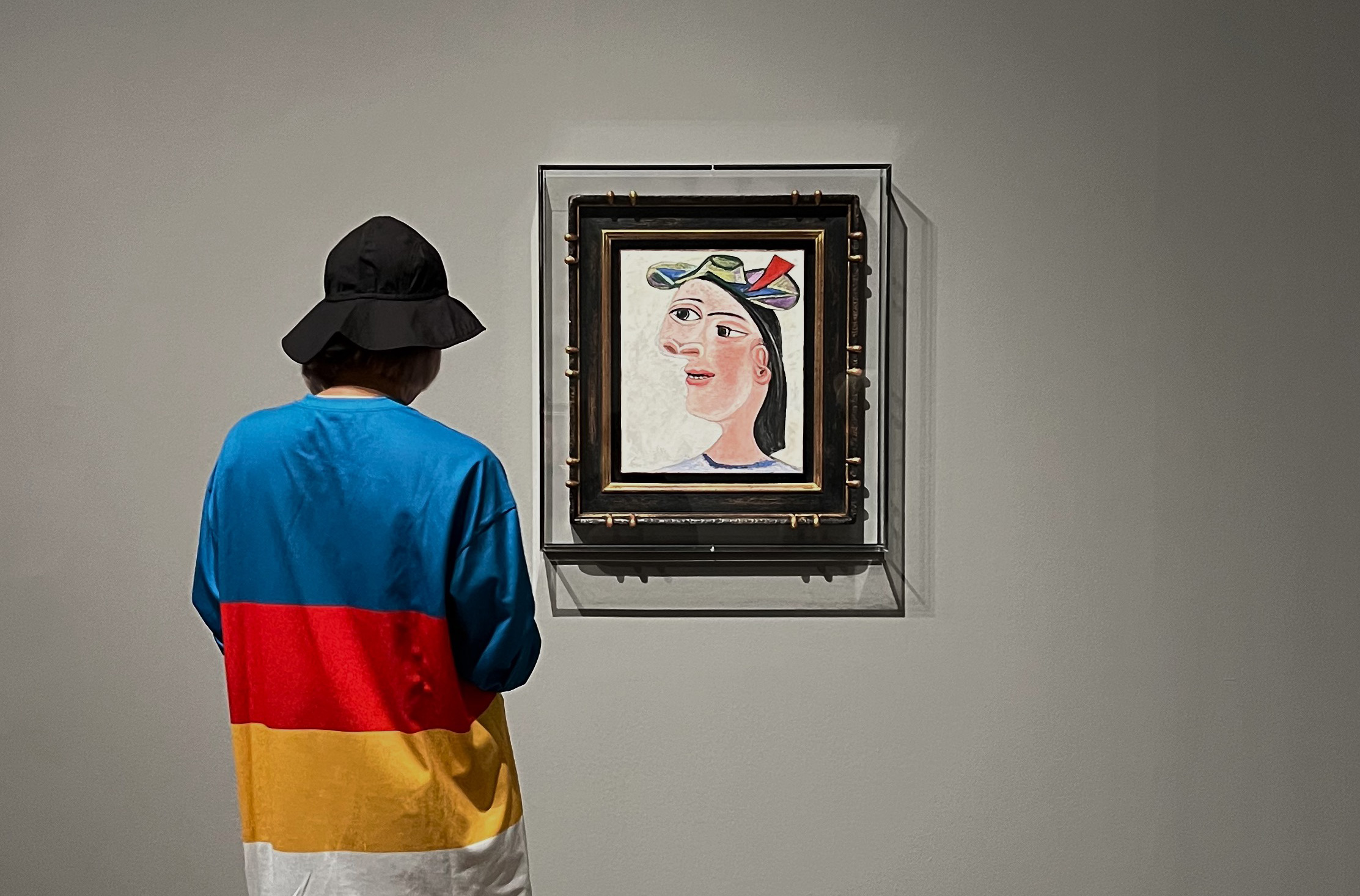 2英國泰德現代美術館展覽「Capturing the Moment」展場一隅，展出立體派美術史巨匠巴布羅畢卡索（Pablo Picasso）作品〈Buste de Femme〉1938。（照片提供：國巨基金會YAGEO Foundation／圖片來源：高美館）