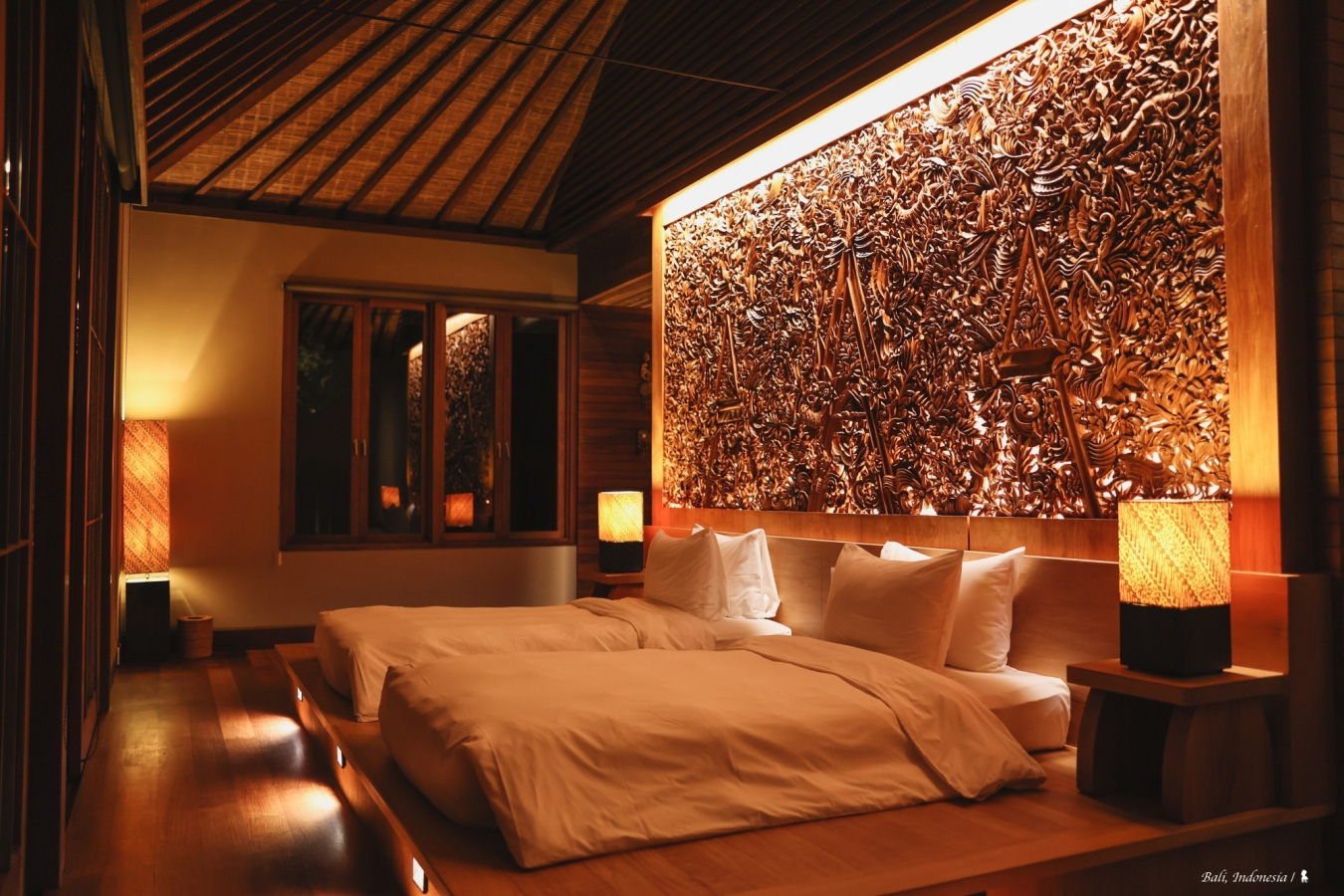 出色的照明設計，讓客房到了晚上搖身一變展現不同風情。（圖片來源：陳耀恩提供）