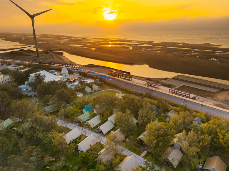 向海那漾毗鄰高美濕地與海邊，適合邀三五閨蜜定點旅遊。