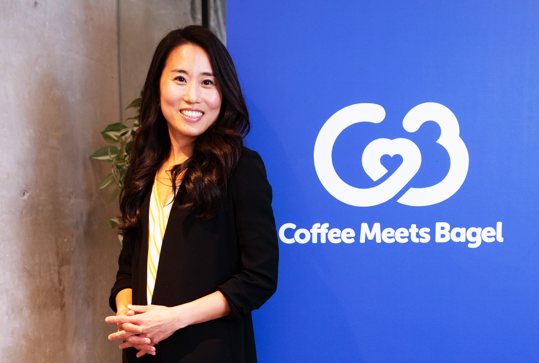 韓裔美籍的康艾瑞（Arum Kang）和姊妹一起創辦Coffee Meets Bagel，解決白領專業人士難以找到對象、缺少時間的痛點。（圖片來源：Coffee Meets Bagel提供）
