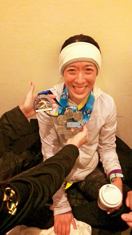 除了醫療單位執行長頭銜，王詩婷還是全台第一位完成世界6大馬拉松的女性。（圖片來源：王詩婷提供）