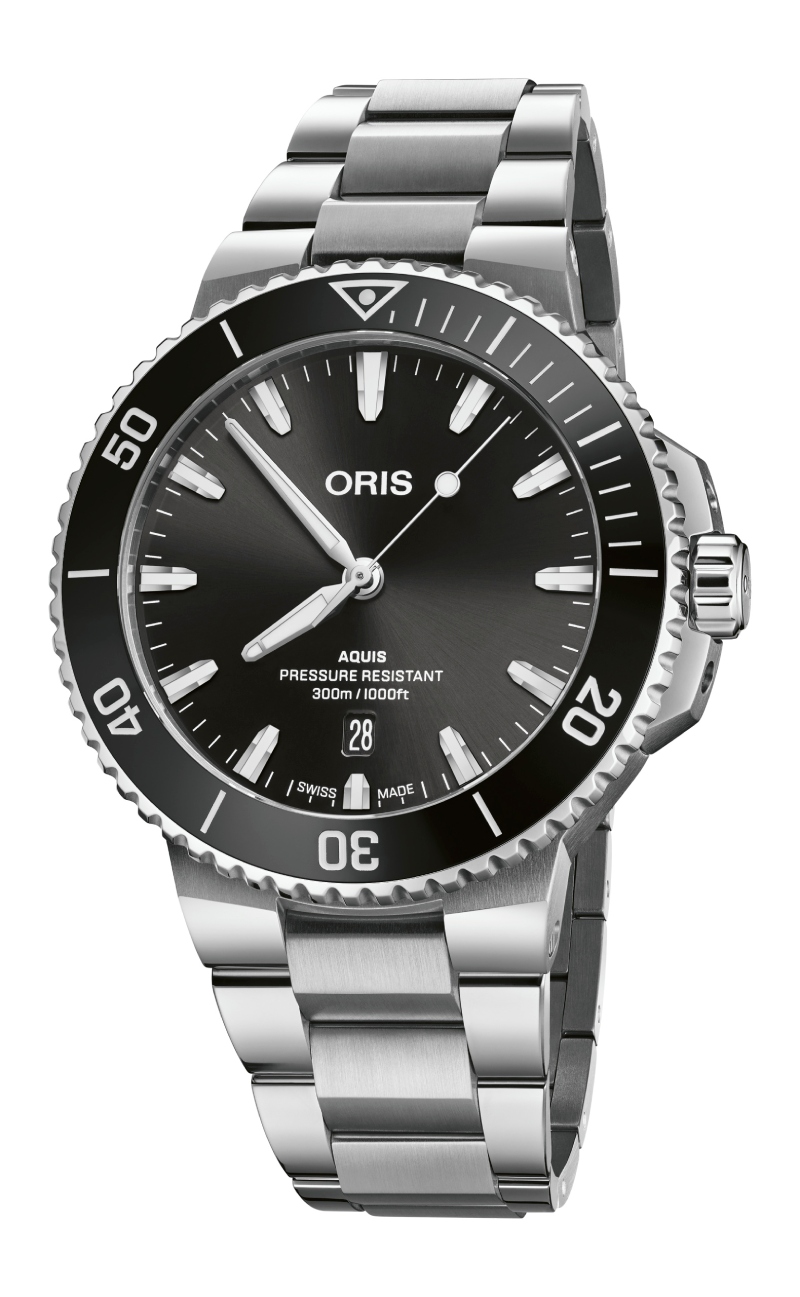 Aquis 43.5mm 日期腕錶，建議售價NT$75,800(黑面 MB)