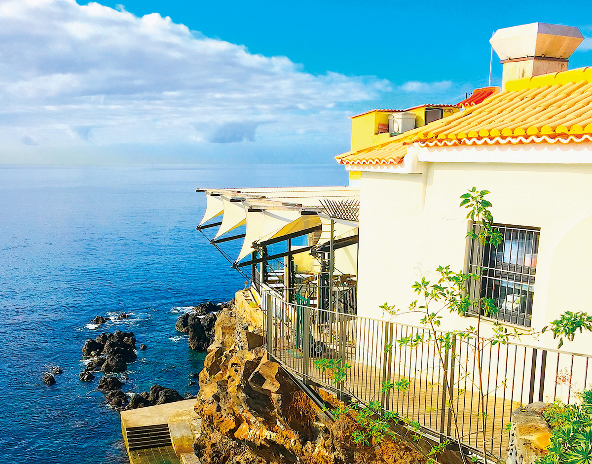 西班牙南部的小島冬季均溫攝氏15至20度，氣候溫暖、風景宜人。（攝影：楊志弘）