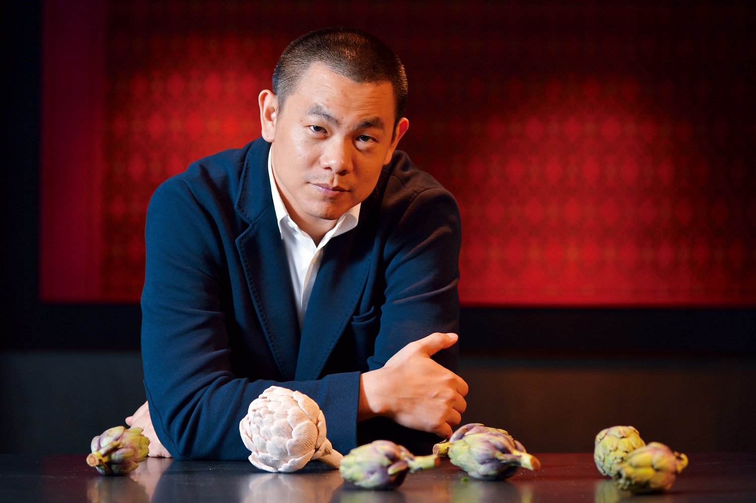 新台灣之光主廚江振誠,《時代雜誌》將他在新加坡的餐廳評為「印度洋上最偉大的料理」、《Wallpaper雜誌》讚為「全球最佳新銳主廚」。(攝影:李明宜)