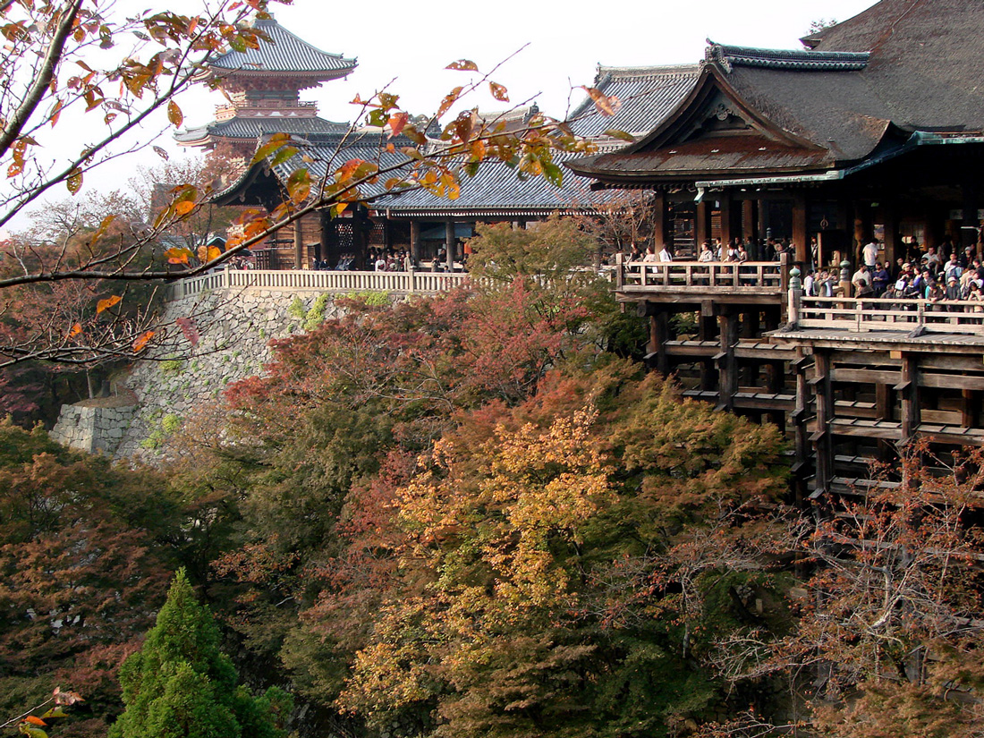 經過1000多年的流轉，目前旅客們所參觀的清水寺，已是經歷代擴建而成的龐大建築群。（圖片來源：木馬文化提供／攝影：工頭堅）