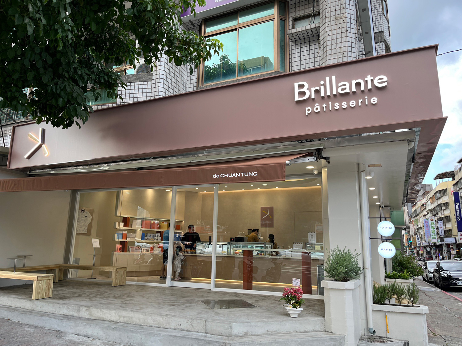 「全統西點麵包」二代陳星緯，開設全新品牌「Brillante pâtisserie」，希望帶來台灣巴黎零時差的美味甜點。（圖片來源：Brillante pâtisserie提供）