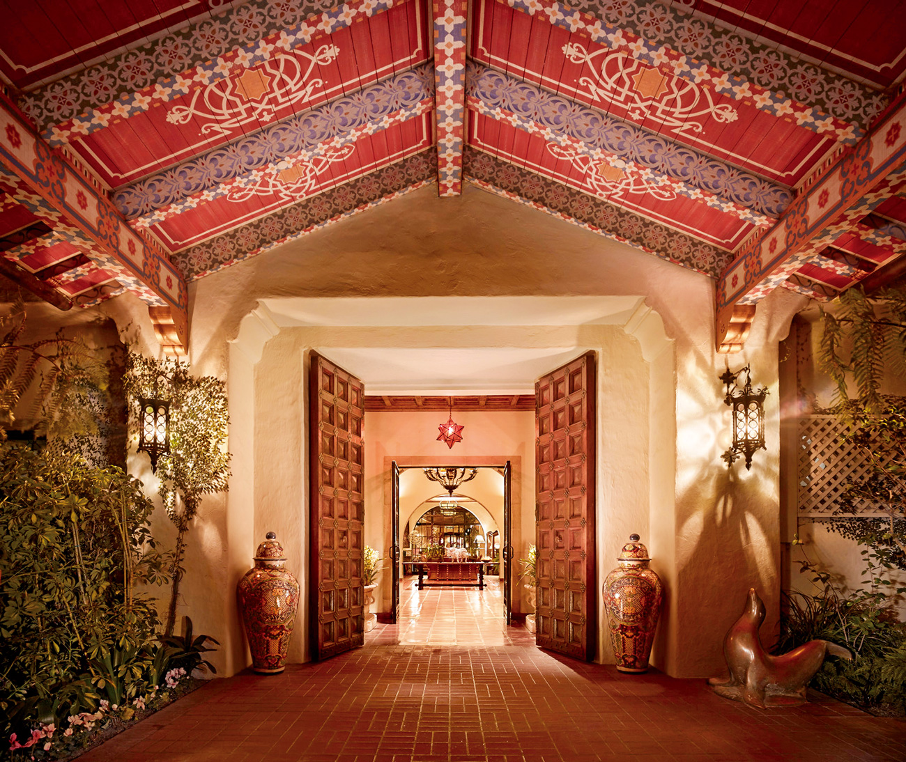 聖塔巴巴拉四季度假酒店（Four Seasons Resort The Biltmore Santa Barbara），深受西班牙影響，擁有濃濃西班牙文藝復興的特色。（圖片來源：希爾頓酒店提供提供）