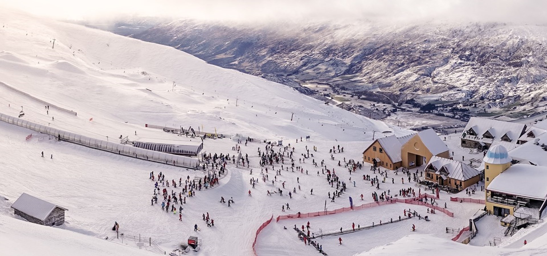 卡德羅納滑雪場（Cardrona）是世界級滑雪勝地，許多奧運世界冠軍也都喜愛在此地訓練。（圖片來源：Cardrona官網）