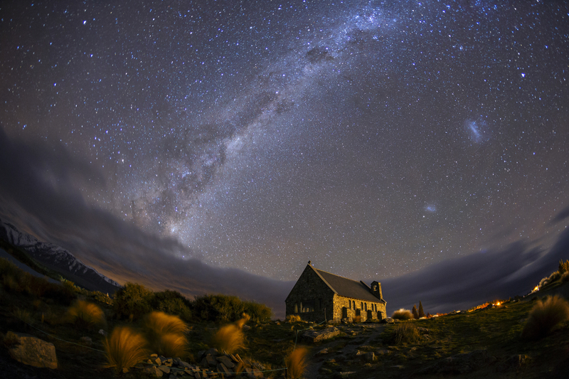 蒂卡波湖（Lake Tekapo）由國際暗天協會（IDA）認證為「全球七大星空保護區」之一，在這裡感受全世界光害最少的夜空。（圖片來源：Dreamstime／典匠影像）