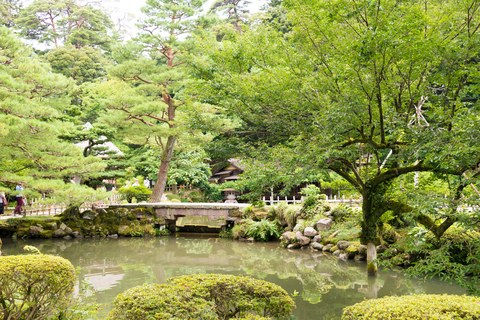 石川縣的金澤兼六園是日本三大名園之一，滿滿日式風情。（圖片來源：Dreamstime／典匠影像）