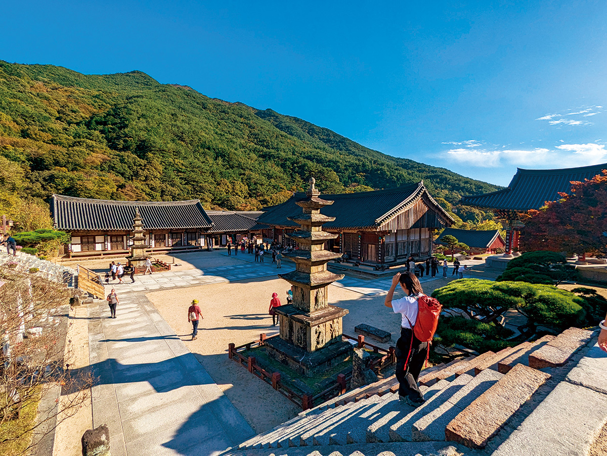 華嚴寺坐落智異山山腰處，在16世紀曾遭火焚毀，17世紀重建完工，是座千年古寺。（攝影：柯曉翔）