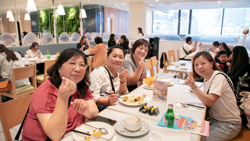 失親兒福利基金會邀集竹苗區的單親媽媽享用蔬食午茶時光