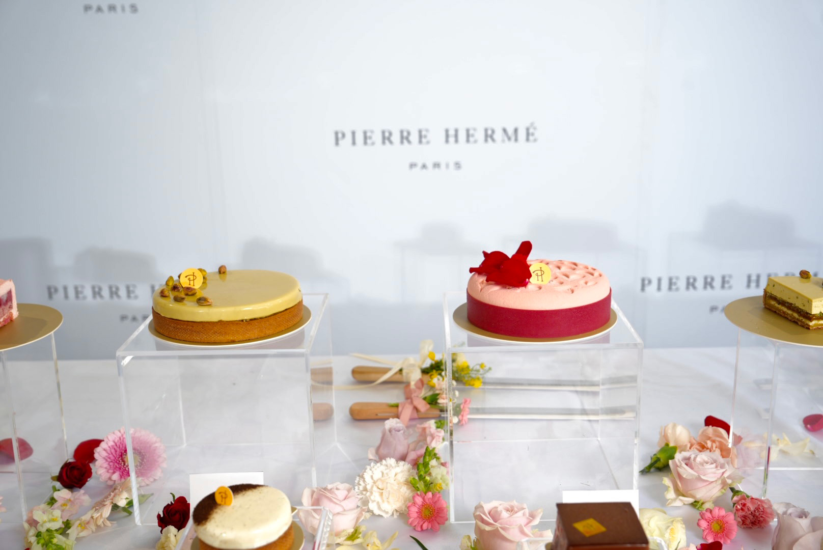 Pierre Hermé Paris為母親節推出兩款限定蛋糕,以味覺書寫愛與感謝。(圖片來源:Pierre Hermé Paris提供)