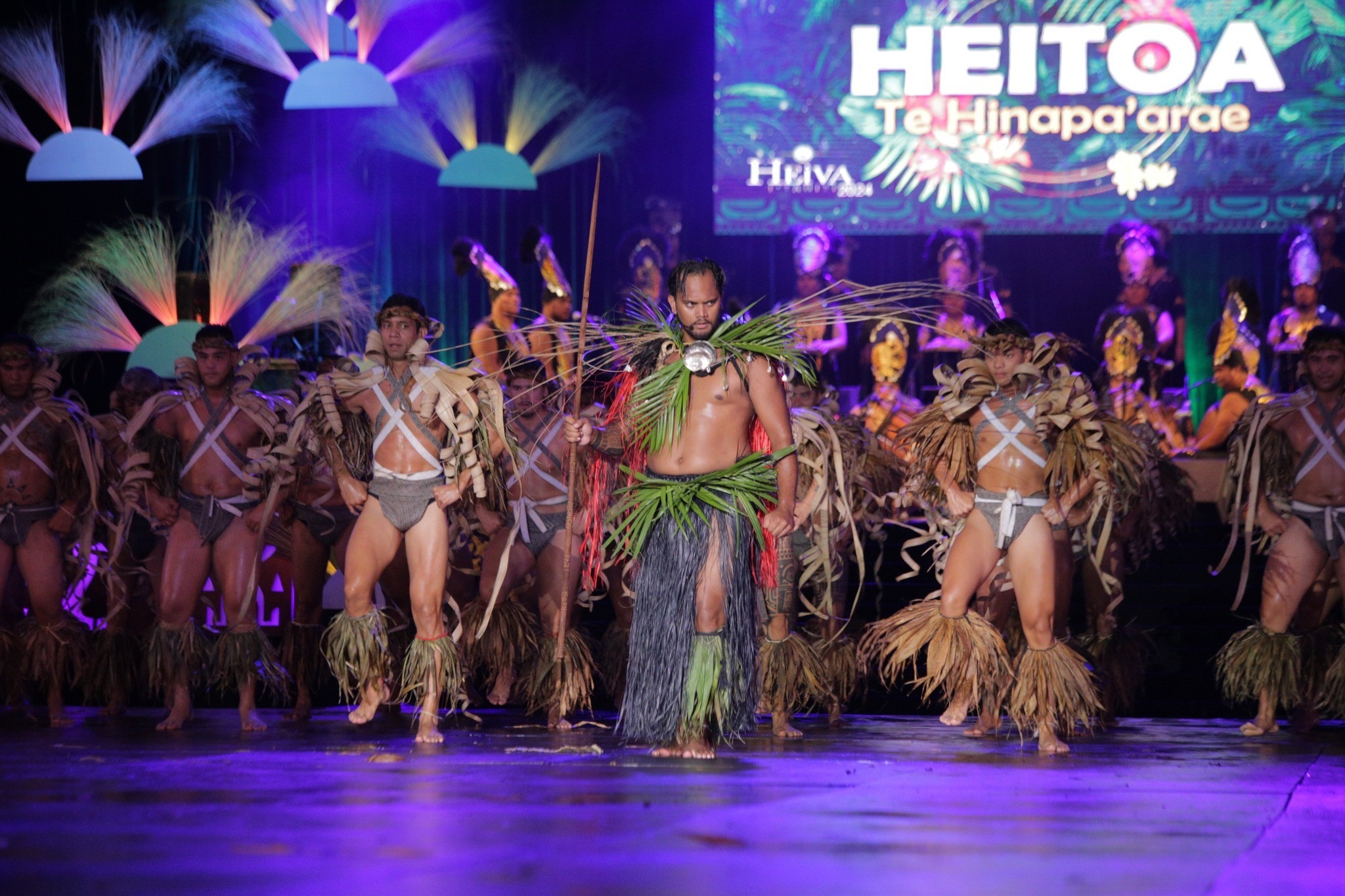 Heiva i Tahiti大溪地舞蹈大賽每屆都會吸引上百名舞者組隊參加,共同呈現一場視覺及聽覺的饗宴。