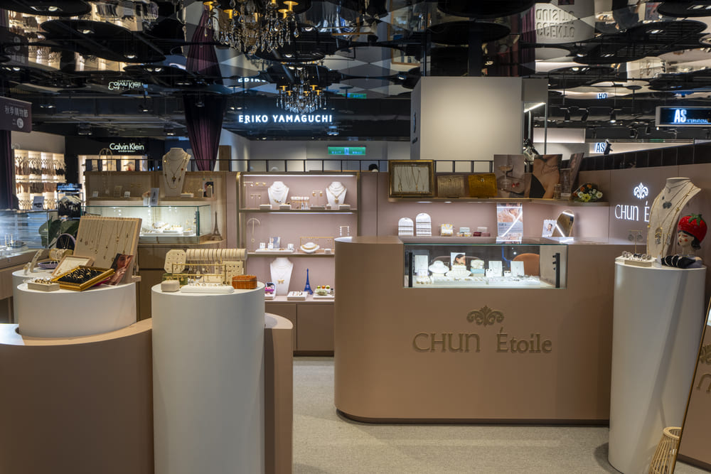 CHUN Étoile 君星光系，正式進駐新光三越臺北信義新天地 A11館2樓中段位置