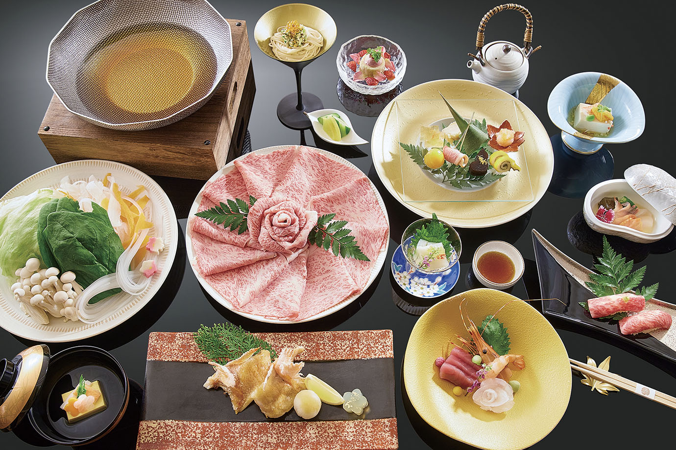 JR東日本大飯店台北極饗和牛一泊二食住房專案含日本A5和牛涮涮鍋雙人套餐。(圖/ JR東日本大飯店台北)